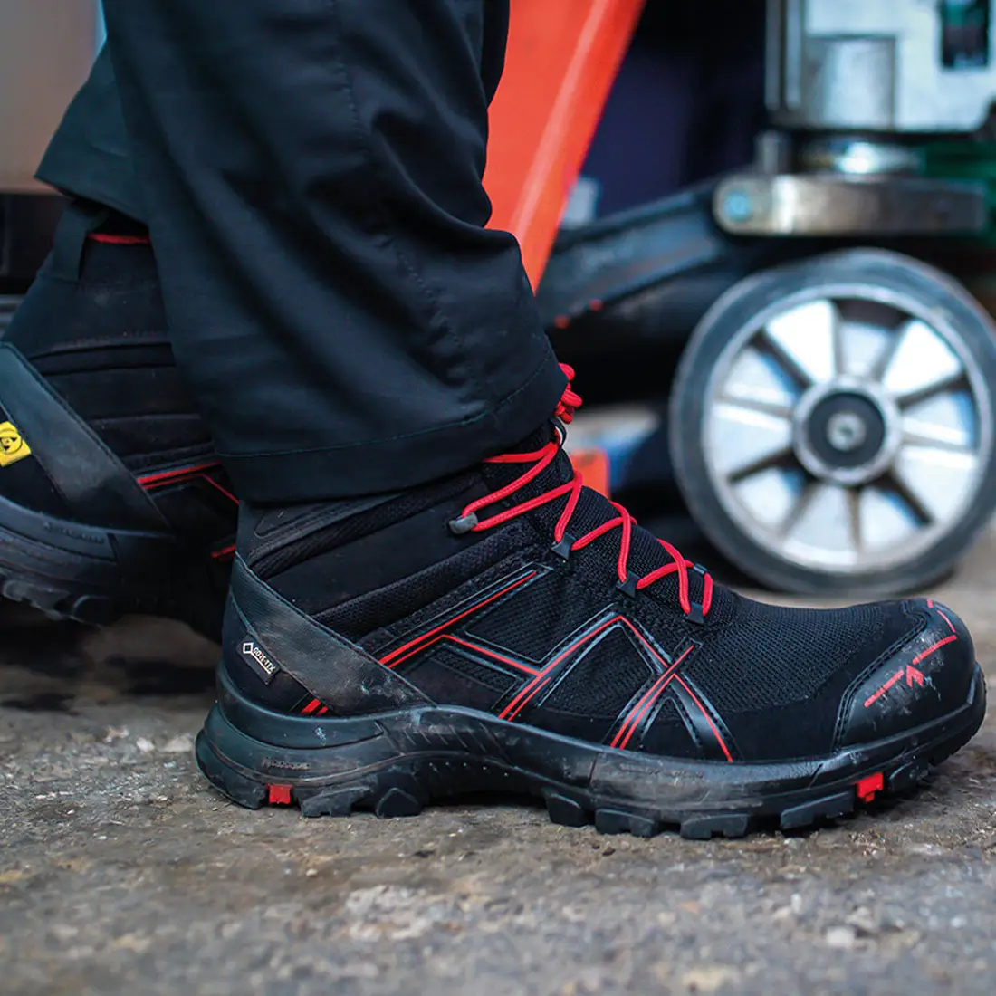 HAIX - BLACK EAGLE Safety 40.1 MID S3 schwarz/rot